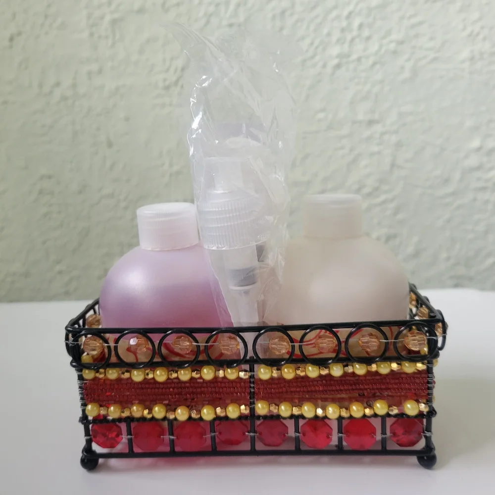 Avon Holiday Spice Gift Set 2011 Hand Soap and Lotion